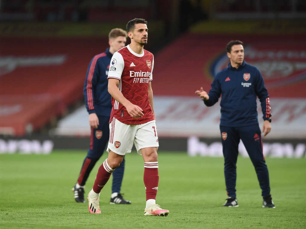 记者:若日尼奥随阿森纳前往巴黎,但无缘比赛名单 记者:若日尼奥随阿森纳前往巴黎,但无缘比赛名单